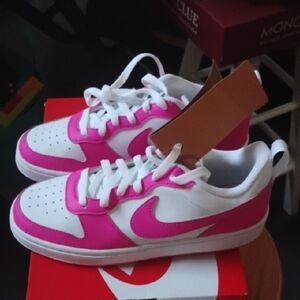 NEW Nike Court Low Sneakers